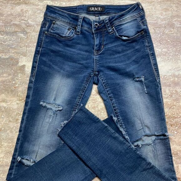 Grace Women’s skinny distressed jeans. Size 24 - Picture 9 of 15